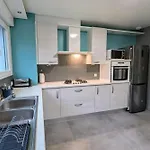 In A Spacious In Апартаменты