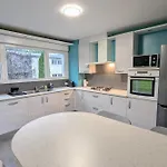 In A Spacious In Апартаменты Жерарме