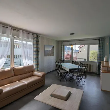 In A Spacious In Lägenhet